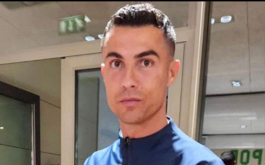 Cristiano Ronaldo Recebe colar de ouro de fã iraniano