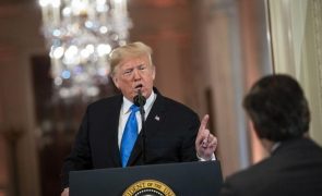 Trump admite estar na posse de documento 