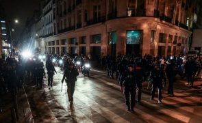 Mais de 350 pessoas presas em resultado dos distúrbios em França