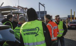 Estivadores dão início a greve nos portos de Lisboa e Setúbal na quarta-feira