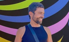 Diogo Amaral Imita Jessica Athayde e usa micro top no Alive