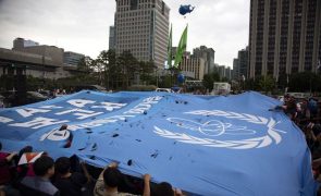 Oposição sul-coreana quer alternativas para descarga de água da central de Fukushima