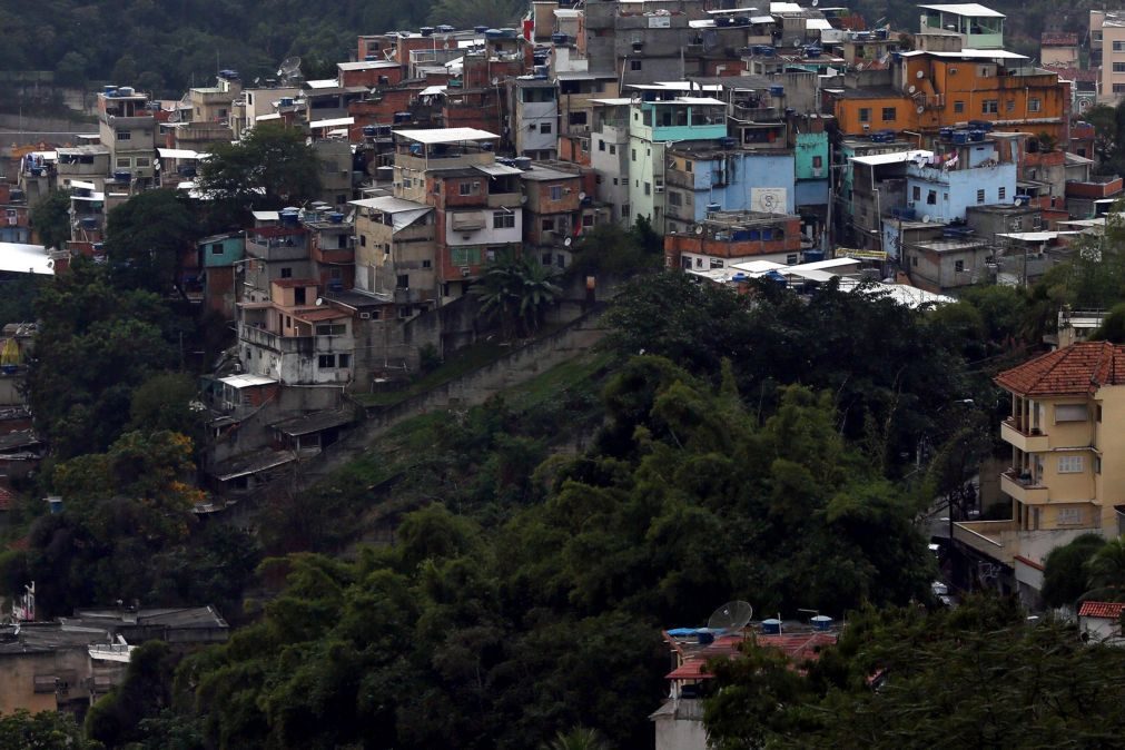 Sete corpos encontrados numa favela do Rio de Janeiro após operação policial