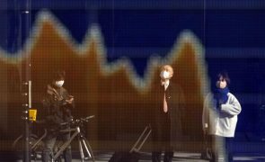 Bolsa de Tóquio fecha a perder 1,23%