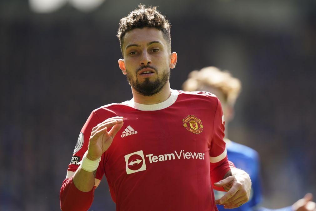 Al Nassr de Luís Castro contrata ex-FC Porto Alex Telles ao Manchester United