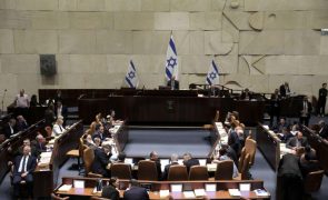 Parlamento israelita aprova polémica reforma judicial