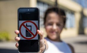 Uso de telemóvel proibido nas escolas do 1.º ciclo de Almeirim