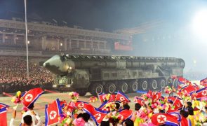 Coreia do Norte mostra novos drones e mísseis nos 70 anos do fim da Guerra da Coreia