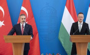 Turquia compromete-se a ratificar a adesão da Suécia à NATO em outubro