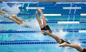 Nadador João Costa iguala recorde nacional dos 50 metros costas em Fukuoka