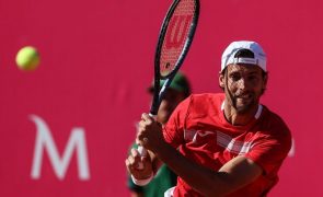 João Sousa regressa dois meses depois com vitória no Porto Open