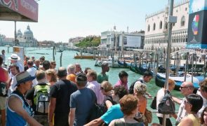 Veneza deve integrar lista de património ameaçado devido ao 'overtourism' e clima - Unesco
