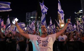 Milhares de israelitas manifestam-se em Telavive contra reforma do sistema judiciário do país