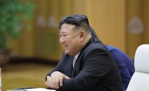 Kim Jong-un reforça produção de mísseis antes de exercícios EUA-Coreia do Sul