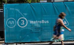 Obra do metrobus do Porto corta faixas na Avenida Marechal Gomes da Costa por um mês