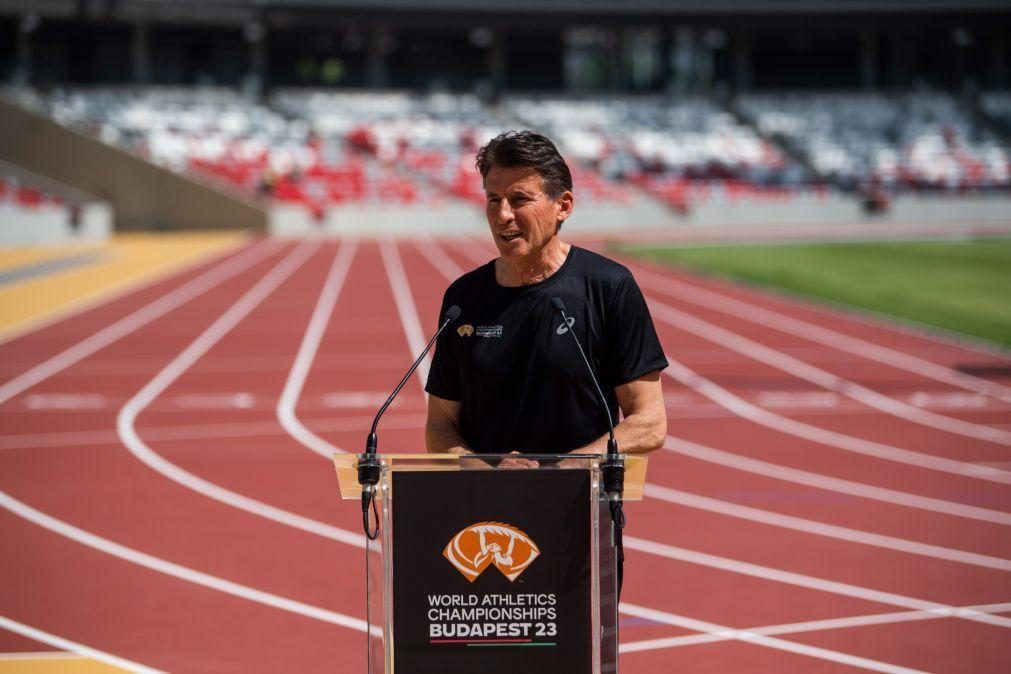 Sebastian Coe reeleito para terceiro mandato na presidência da World Athletics