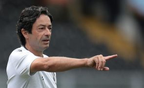Treinador João Aroso confirma saída do Vitória de Guimarães