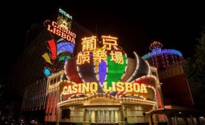 Macau encerra casinos devido a tufão, um ferido e quase 150 pessoas em abrigos
