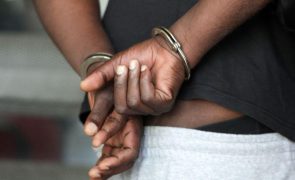 Mais de 200 reclusos com prazos de prisão expirados no centro de Moçambique