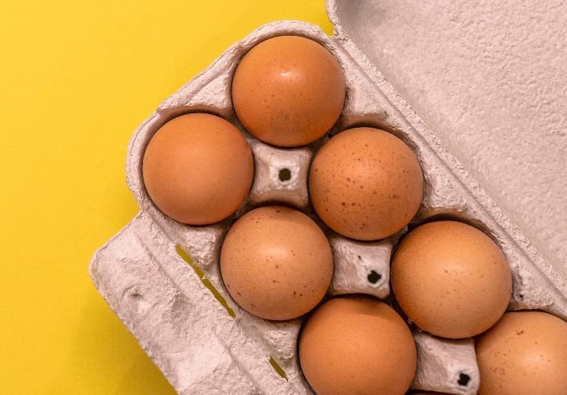 Onde se deve guardar ovos: Despensa ou frigorífico? Provavelmente é onde menos julga