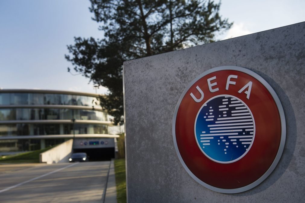 UEFA abre procedimento disciplinar ao Bayern por causa dos seus adeptos