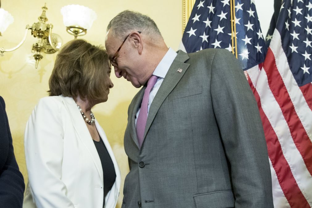 Líderes democratas boicotam reunião com Trump para debater orçamento