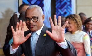 Presidência cabo-verdiana pede auditoria e corta regalias à primeira-dama após polémica