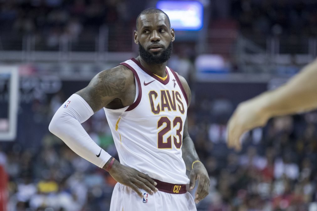 LeBron James expulso pela primeira vez na NBA, ao 1.299.º encontro