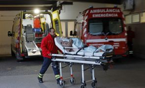 Liga de Bombeiros aprova taxas a aplicar aos hospitais pela retenção das macas