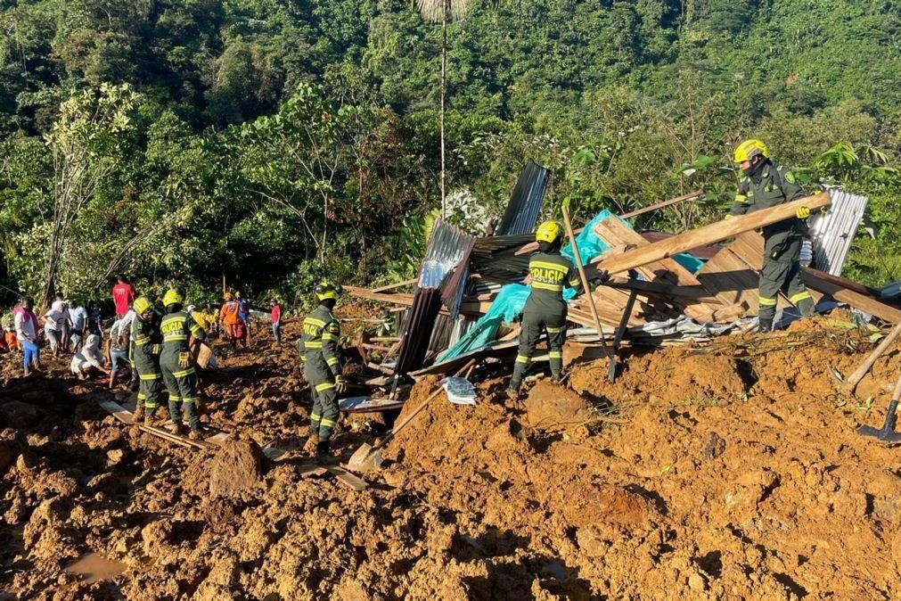 Aumenta para 33 número de mortos por causa de deslizamento de terras na Colômbia