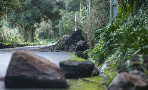 Estrada naTerceira encerrada temporiamente devido a derrocada após sismo