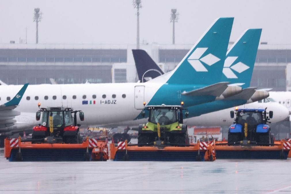 Fortes nevões perturbam regiões escandinavas e aeroportos alemães