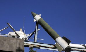 EUA destroem míssil antinavio dos rebeldes Huthis