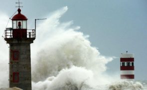 Dez distritos sob aviso amarelo hoje e terça-feira devido à agitação marítima