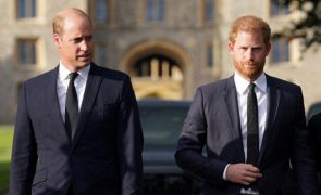 Príncipe William - Acusa o irmão Harry de ver o cancro de Carlos III como “uma oportunidade”
