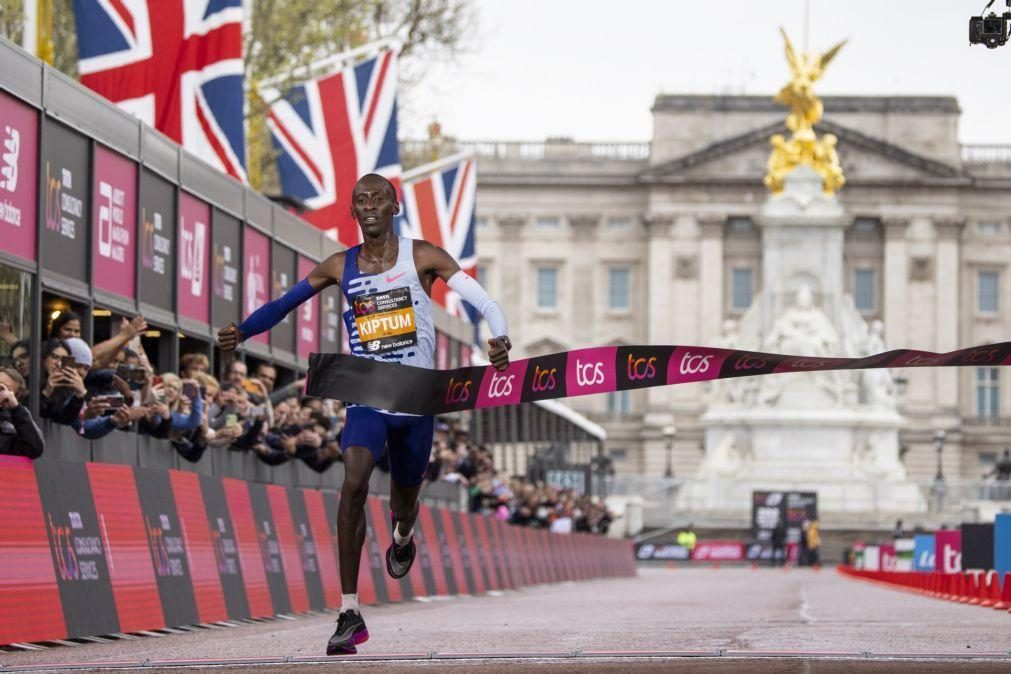 Morreu em acidente de viação Kelvin Kiptum recordista mundial da maratona