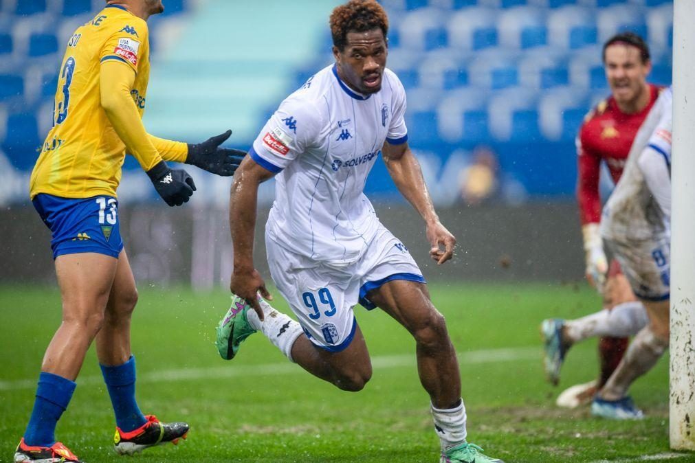 Vizela e Estoril Praia empatam a três golos em jogo com final 'frenético'