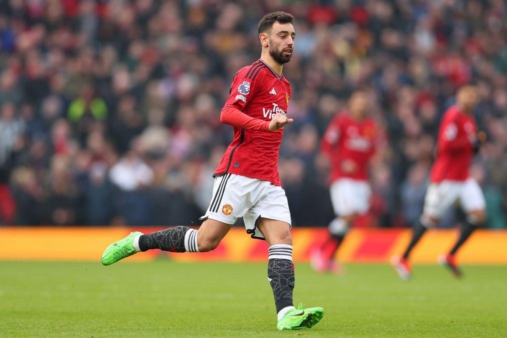 Golo de Bruno Fernandes ajuda Manchester United a vencer na receção ao Everton