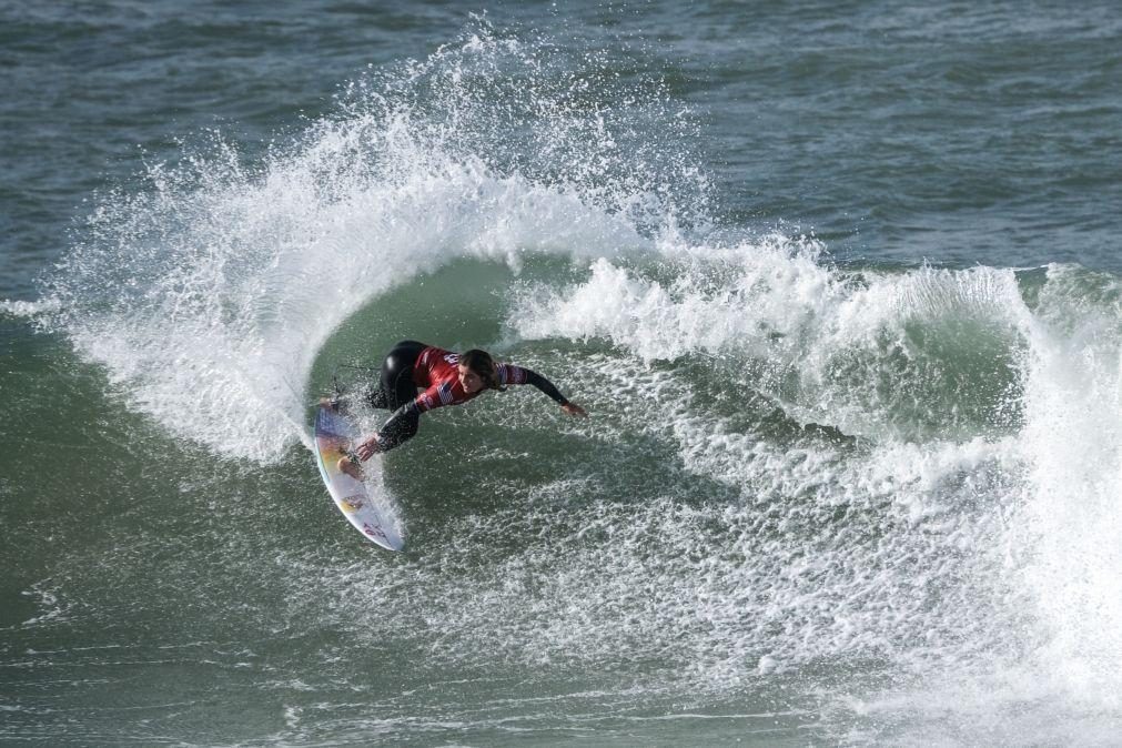 Campeã mundial Caroline Marks cai nos 'quartos' da prova de surf em Peniche