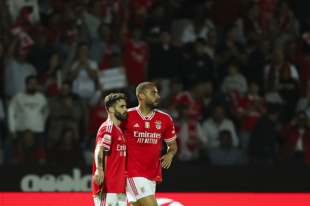 Benfica vence Casa Pia e sobe provisoriamente à liderança da I Liga