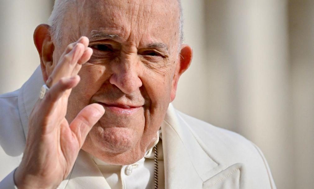 Autobiografia do Papa Francisco aponta renúncia como 