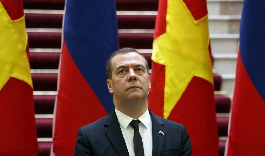 Medvedev diz que Rússia 