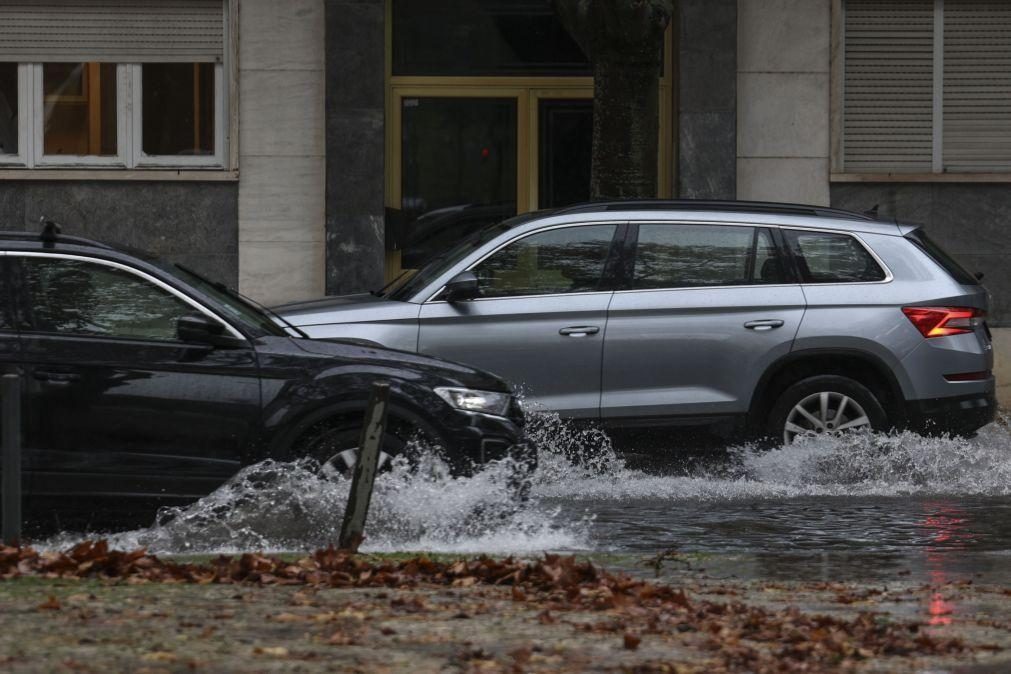 Domingo de Páscoa com chuva, mas depressão Nelson deixa Portugal