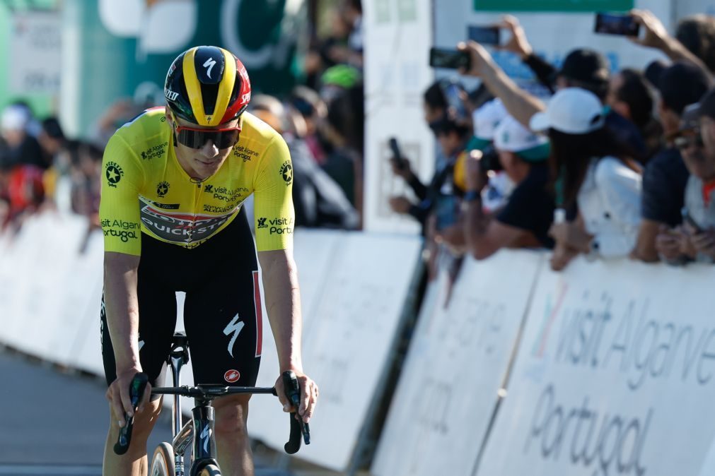 Evenepoel com clavícula e omoplata fraturadas na Volta ao País Basco em bicicleta