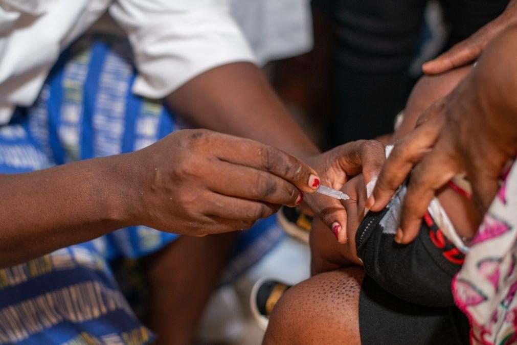 Moçambique introduz vacina contra malária este ano e imuniza 600 mil crianças