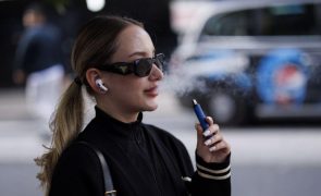 OMS alerta para consumo de álcool e cigarros eletrónicos entre os jovens