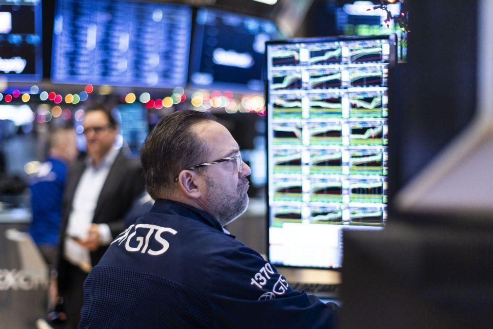 Wall Street sobe após desaceleração no emprego norte-americano