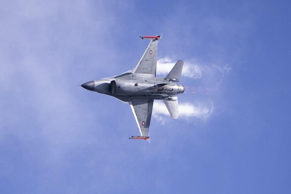 Rússia adverte que entrega de F-16 a Kiev será considerada provocação da NATO