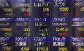 Bolsa de Tóquio fecha a ganhar 1,57%