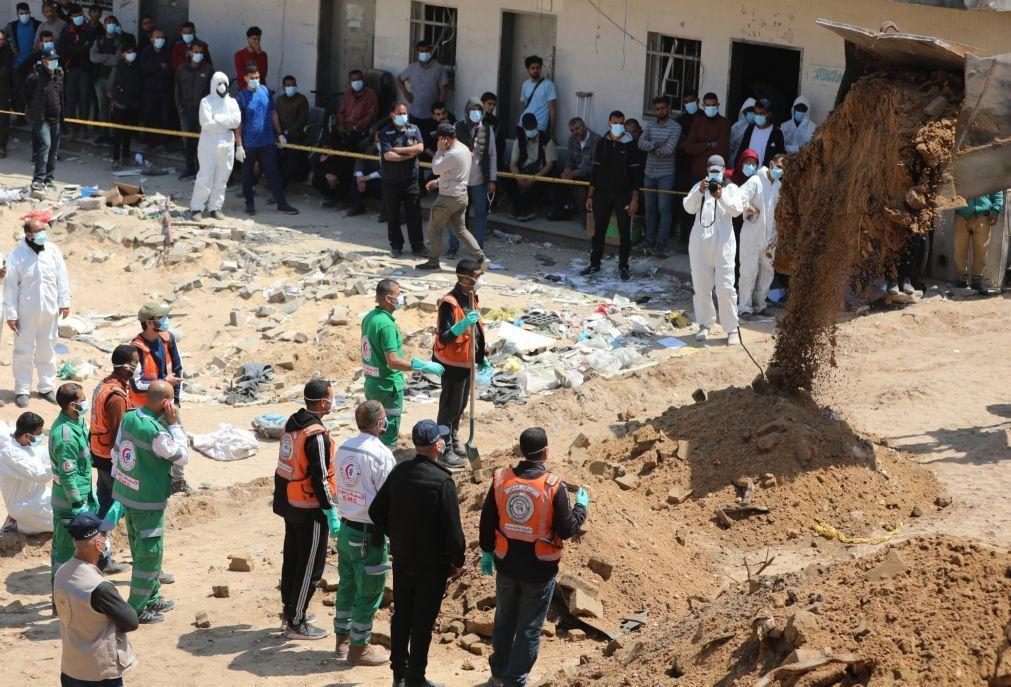 Encontrados 80 cadáveres em três valas comuns no hospital Shifa de Gaza
